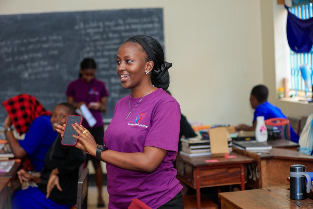 MEMPROWUganda's tweet image. 📍: Trinity College Nabbingo

On Saturday, under the #GNTrybe with @reachahand, we connected with young minds, guiding honest conversations on: Career Planning &amp;amp; Choices; Relationships &amp;amp; Menstrual Health
Proudly with the next generation learning, questioning &amp;amp; leading
@SoSurePads