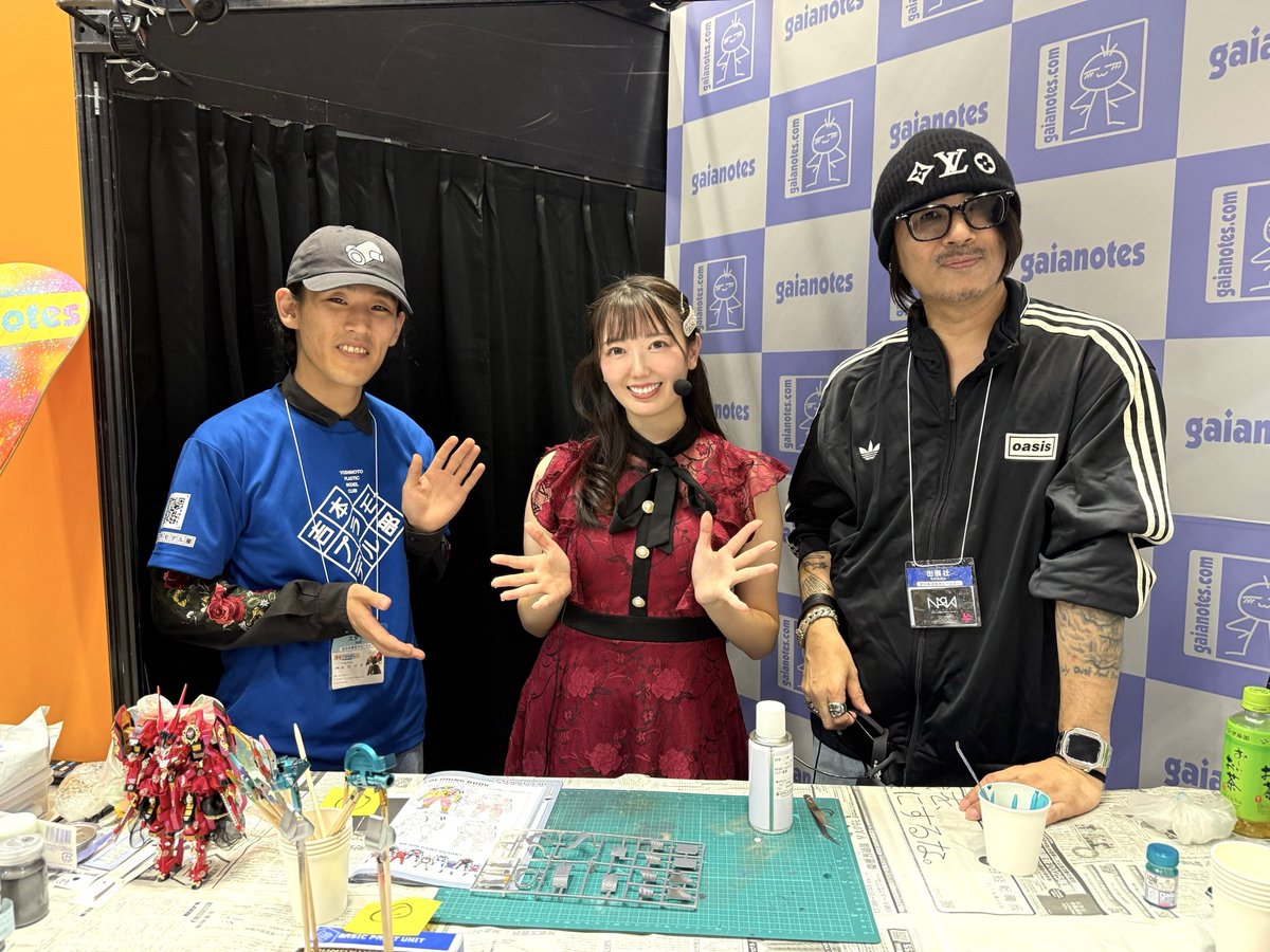 32_Archangel's tweet image. ガイアノーツ様のブースにて
キャンディ塗装に挑戦!!!🍬
クリアカラーの希釈のコツや
吹く時のポイントなども教えていただきました🙏
実演するのは初めてだったので緊張した…!
【世界1かわいいペイント・ギア】
完成までたのしみです♪
ありがとうございました🙇♀️