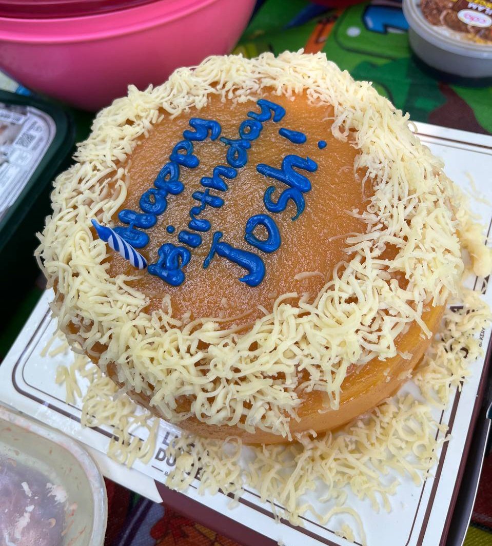 AtinDavSur's tweet photo. Advance happy birthday, Kuya Josh! 🥳
A'tin DavSur Family wishing you a year full of joy, prosperity, and all that you deserve. 🫶

@SB19Official #SB19
#SB19_JOSH #JoshCullen
@JoshCullen_s https://t.co/i9vd3NRl3E