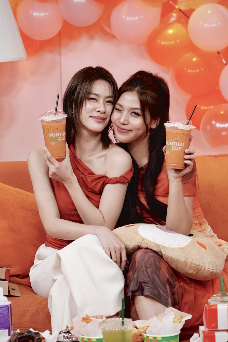 ชาเย็นพันธุ์ไทย ส่วนคนข้างๆน่าจะเป็นหวานใจนะคะ

EMBN HBD SHOPEEFOOD
#ShopeeFoodxEmiBonnie
#EmiBonnie #emiamily #beonnnie