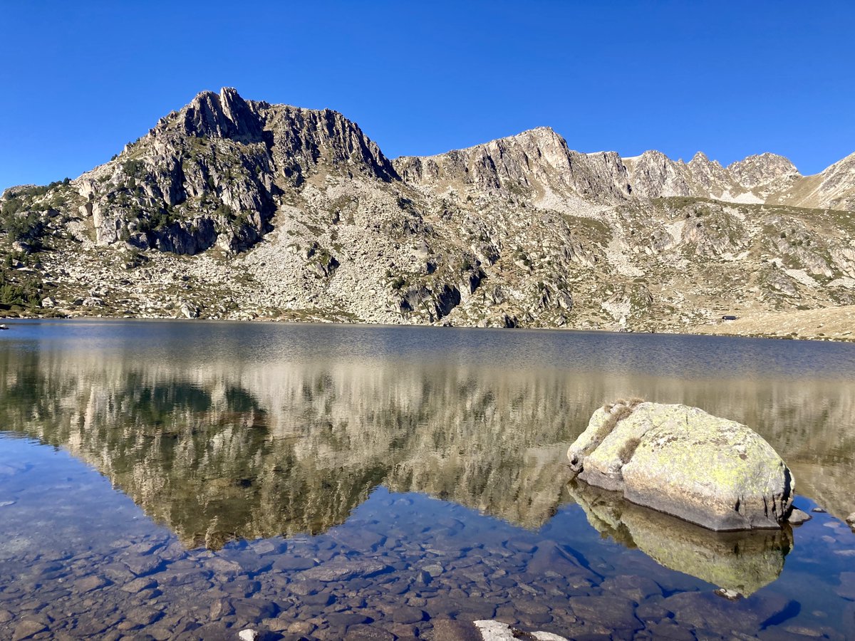 Ahir a Vall de la Llosa. Un dia fantàstic amb boires matinals a la Cerdanya. Bonica excursió a l'Estany de Montmalús per Vallcivera👌@cec <a href="/editorialalpina/">Editorial Alpina</a> <a href="/PaisatgesCat/">Paisatges de Catalunya.cat</a> <a href="/catexperience/">Catalunya Experience</a> <a href="/P4Estacions/">Projecte 4 Estacions</a> #Montmalus #Cerdanya