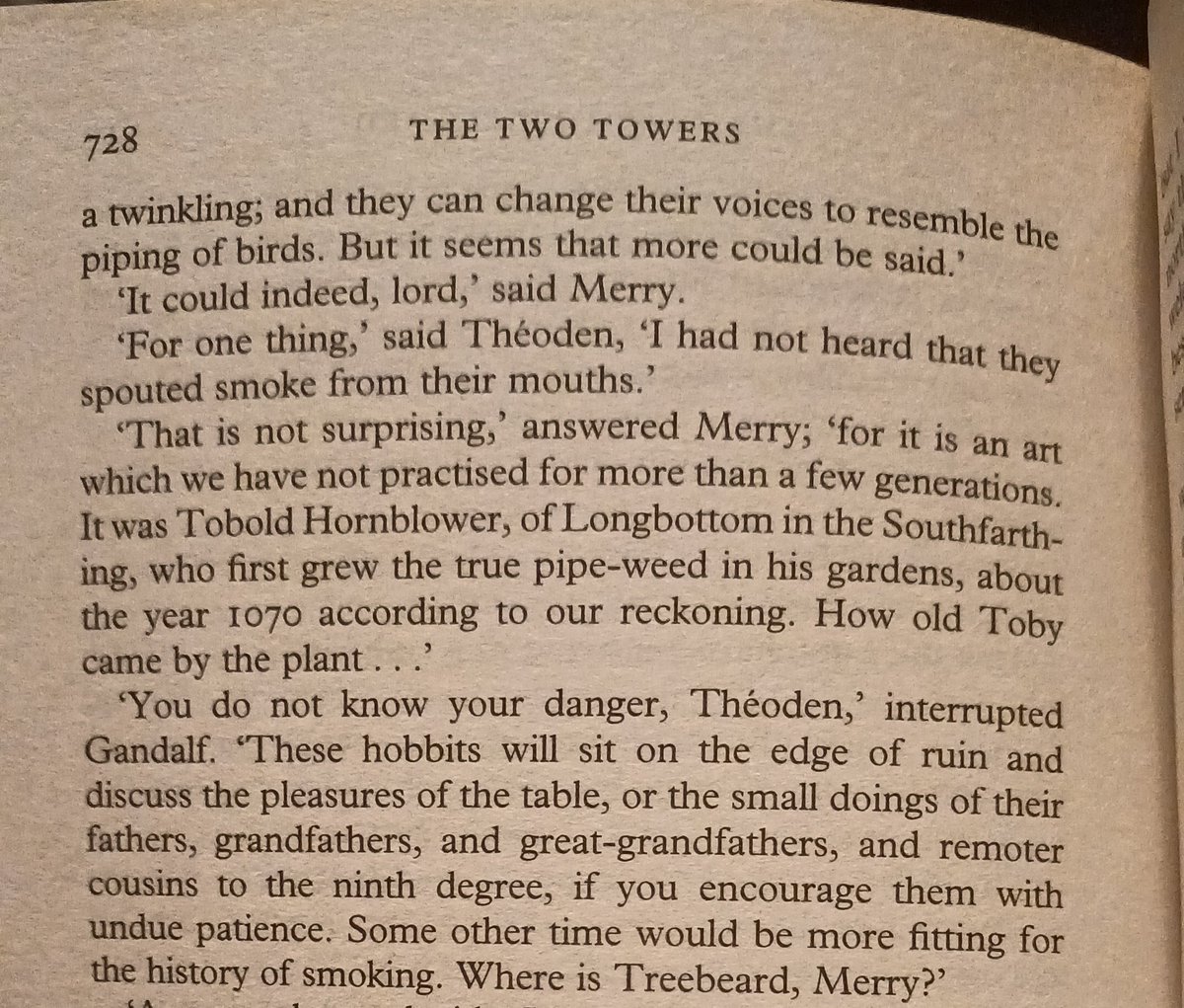 Happy Sunday friends!

Why not enjoy it by reading The Lord of the Rings?