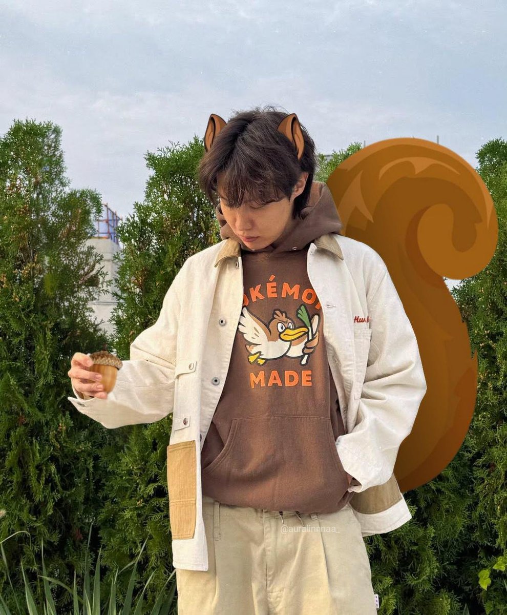 Winter has come. He must find his favorite acorn and hide it somewhere special~~
🤎🌰🐿️