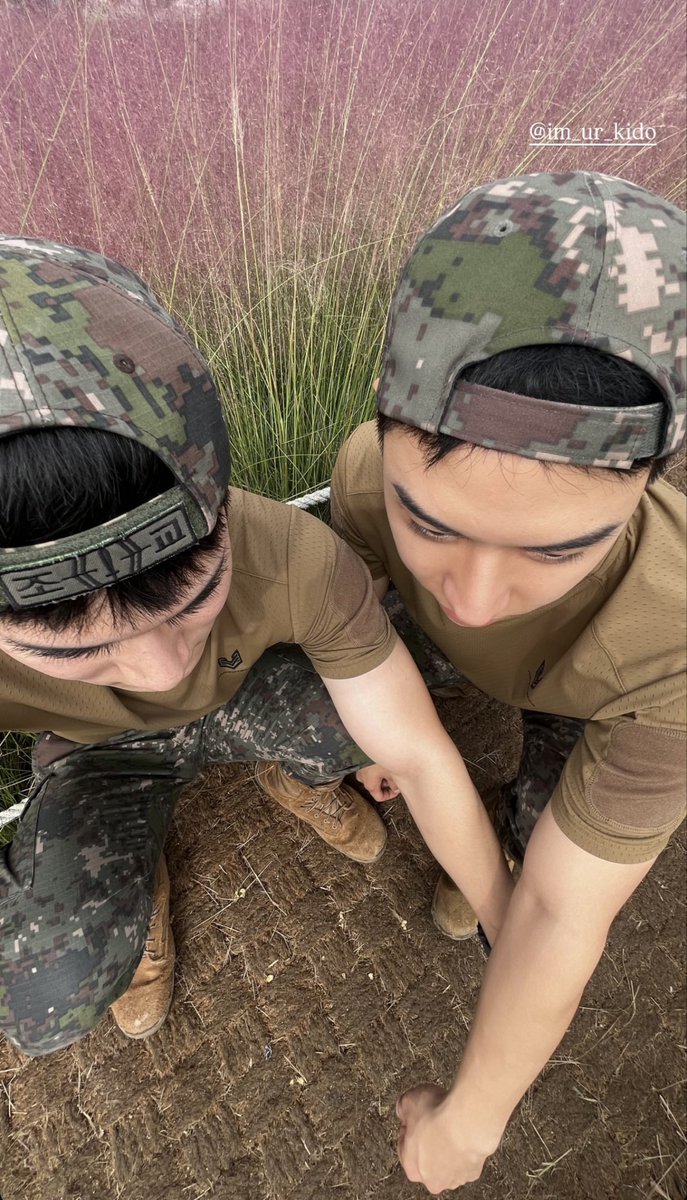 WonplanetVN's tweet photo. Đó đó mấy cha như này ở ngoài t đi ngang là mặt t thái độ liền :))))))nhưng Song Jaewon thì được

#송재원 #SONGJAEWON #KiDo  #Wonplanet https://t.co/TBtZfiG99e