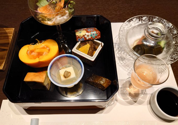 宿の夕食が美味しかった😋 