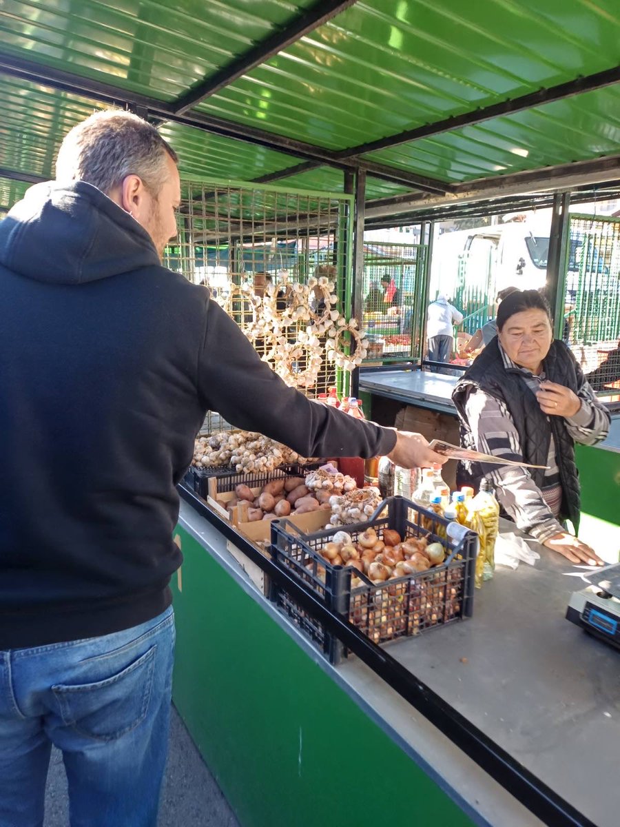 SGrocka's tweet image. Danas su u Grockoj građani potpisivali peticiju kojom se traži gašenje RTS-a i BIA-e i osnivanje novih, profesionalnih i nekorumpiranih institucija, javnog servisa i službe bezbednosti u službi građana, a ne politike.