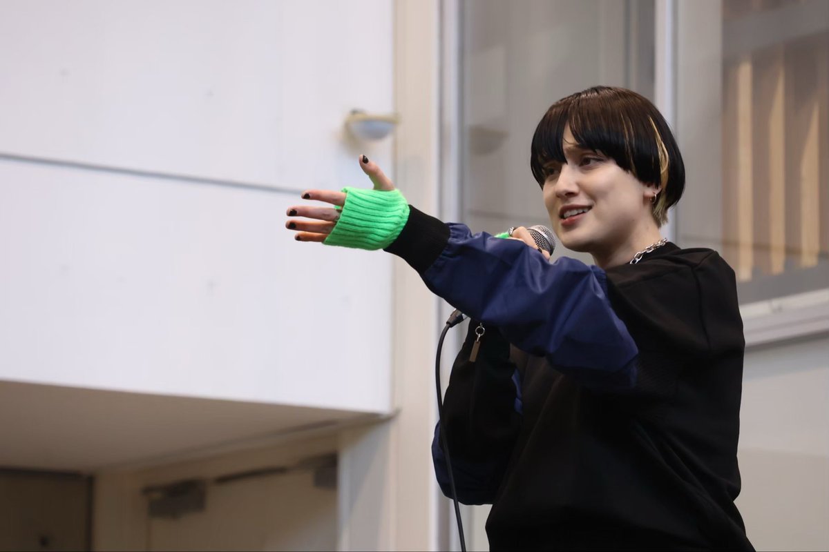 Emily　になります。 HONEBONEのEMILY、フジ「千鳥の鬼レンチャン」で9連チャン達成も10曲目