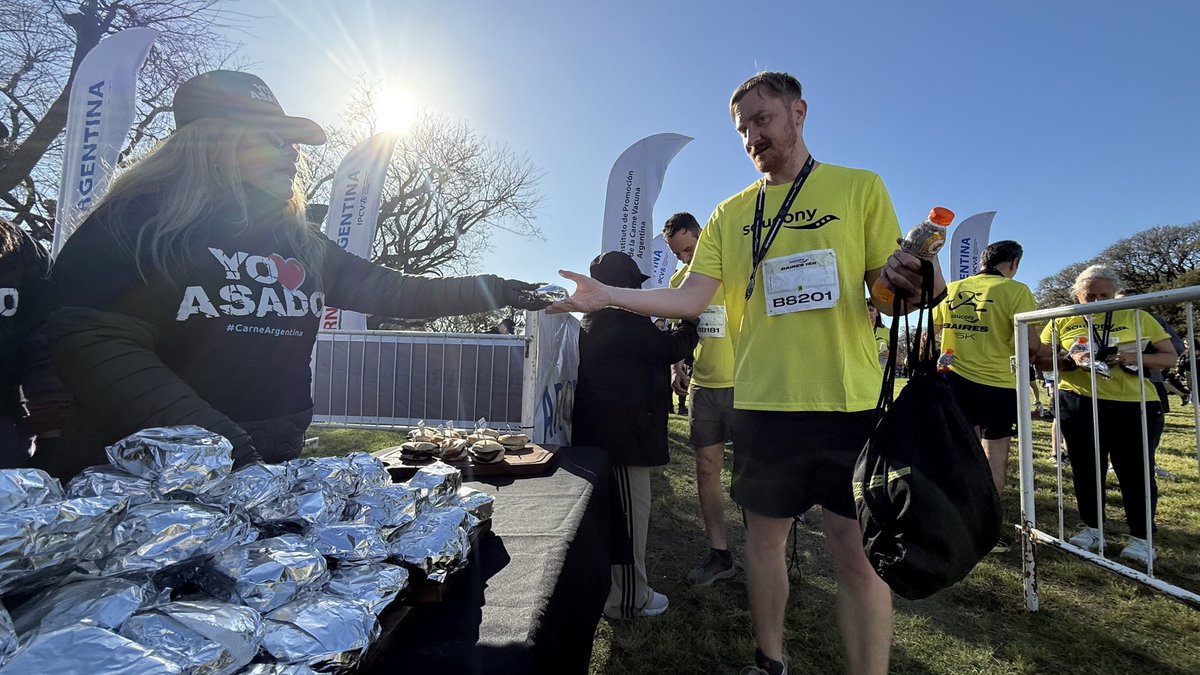 Carne Argentina en la segunda edición de la Carrera Saucony, en los bosques de Palermo 15K y 5K. 

#CarneArgentina 
#Saucony