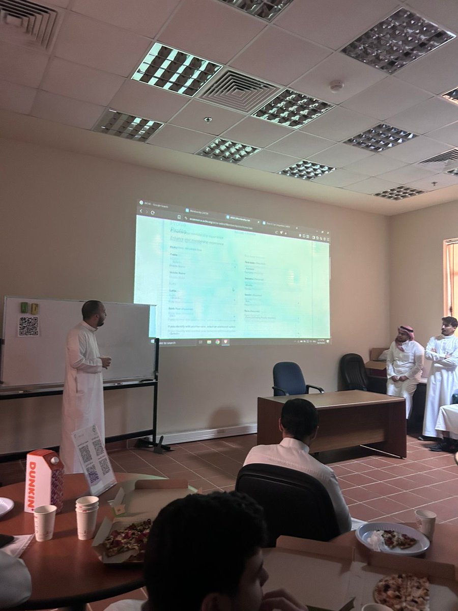 AIChE_KAU's tweet photo. 🎉 Kicking off the year with the AIChE KAU Meet &amp; Greet 2025!

New members joined the AIChE community, explored upcoming opportunities, and got introduced to the exciting ChemE-Car competition! ⚗️🚗
Here’s to a year full of innovation and collaboration! 💙

#AIChE #KAU #ChemECar https://t.co/qkayZc47hG