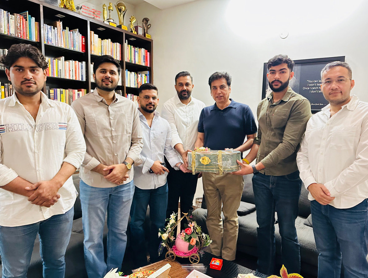 आज <a href="/INCDelhi/">Delhi Congress</a> अध्यक्ष बड़े भैया श्री <a href="/devendrayadvinc/">Devender Yadav</a> जी से मिलकर दीपावली की शुभकामनाएँ दी । #nsui_india