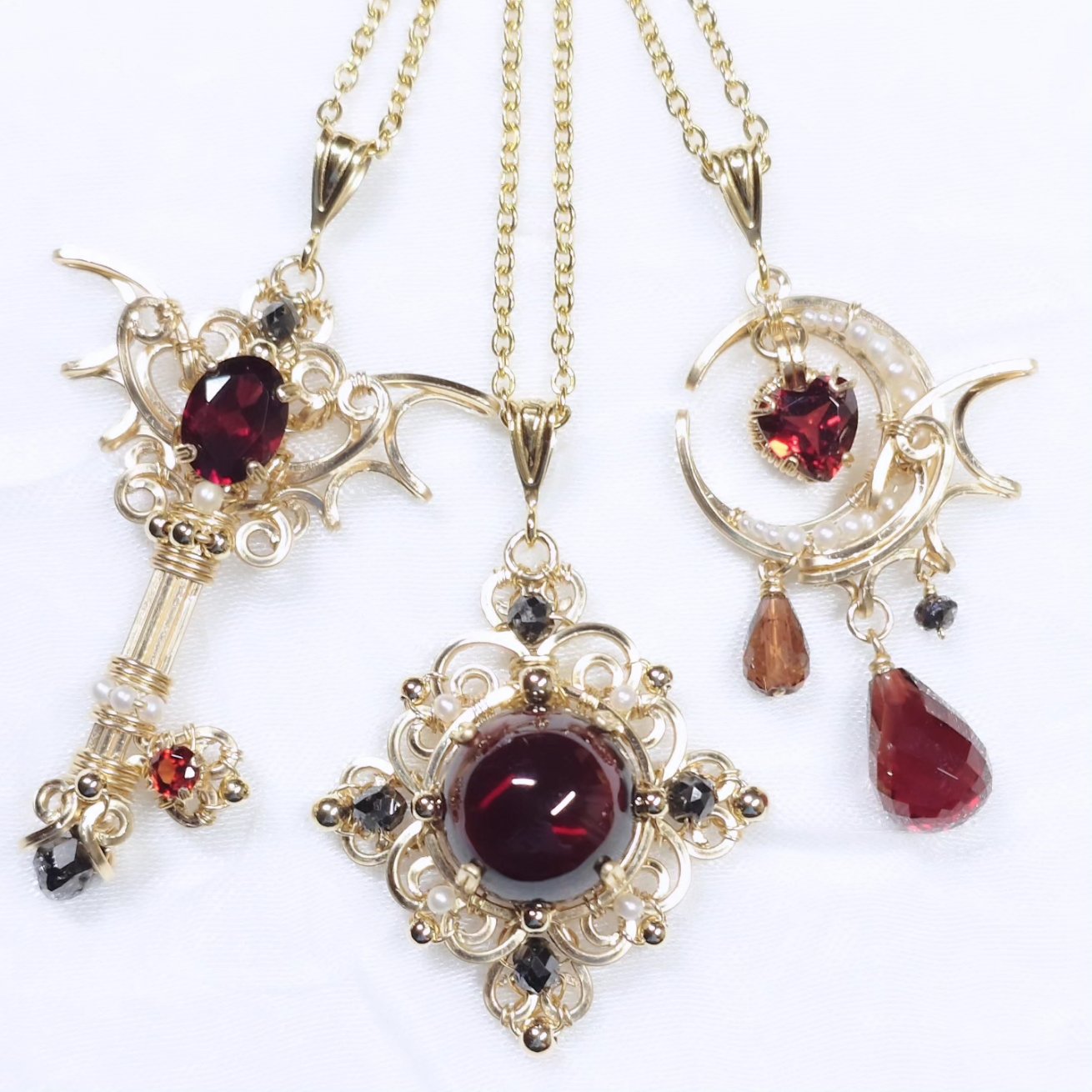 じばにゃん◆切子カービング水晶×ブルーダイヤピアス✧silver925 じばにゃん様専用◇切子カービング水晶×ブルーダイヤピアス