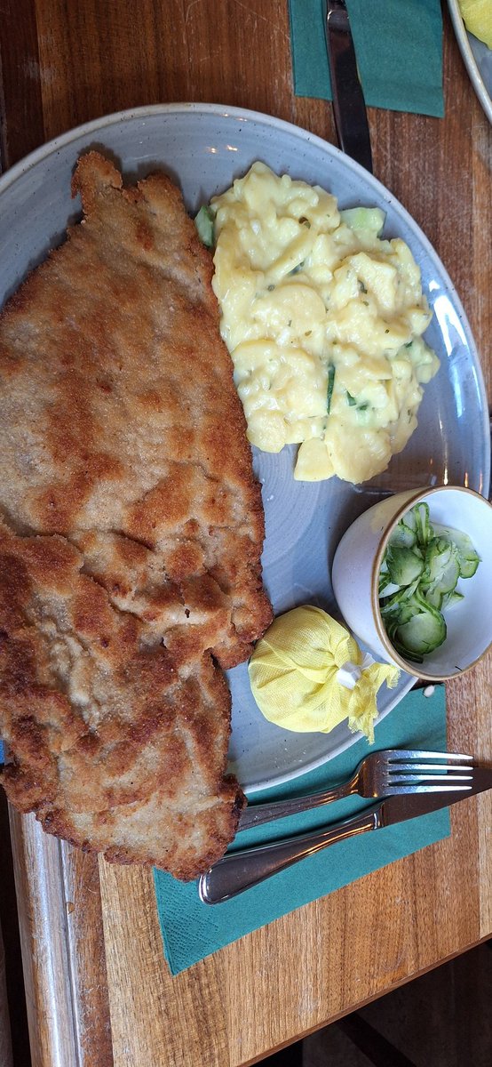 SkyringTV's tweet photo. Food offerings https://t.co/C7VnEUB7zf
