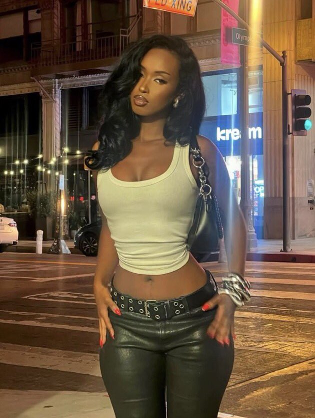 Blkgrlsupremacy's tweet photo. Remember how we used to party up all night https://t.co/o9bpDTDrQj