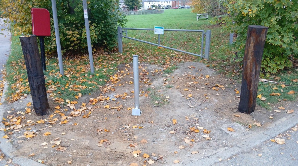 🚗 Progress on parking improvements – Till Avenue, Farningham 🚗

Till Avenue and the surrounding area continue to face a real shortage of suitable parking, which often leads to vehicles parking where they shouldn’t — making the road blocked or difficult to navigate.

Over recent
