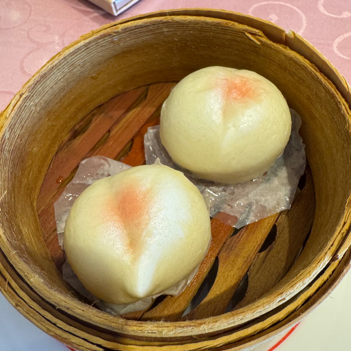 aizu_irai's tweet photo. 撤収してました！
お買い上げ、お立ち寄りくださった皆様ありがとうございました♪
妹と上の階の中華で打ち上げでした！ https://t.co/FnLWn3iQIk