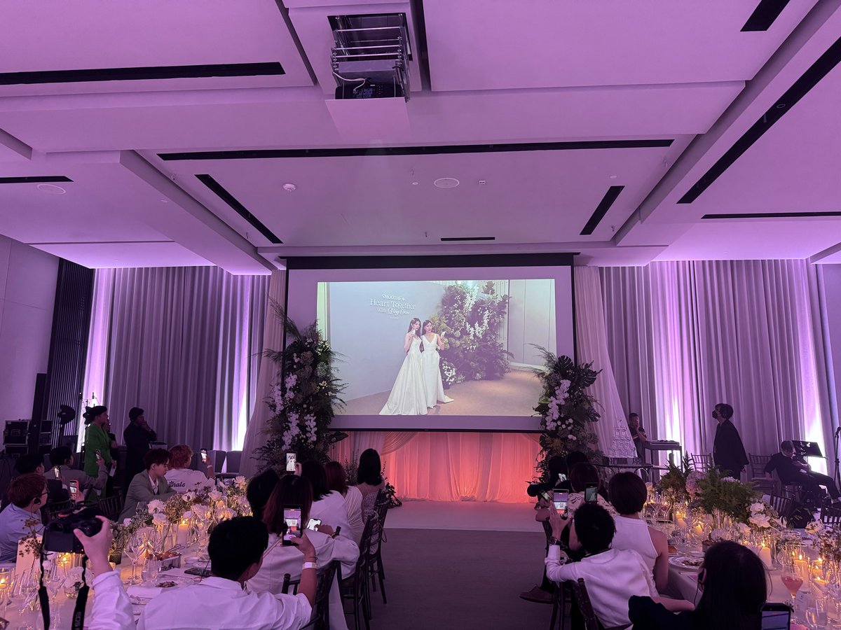 SmoothEThailand's tweet photo. ขอต้อนรับแขกผู้มีเกียรติทุกท่านอย่างเป็นทางการค่ะ💍🫶🏻

#LingOrmHeartTogetherxSmoothE
#LingOrm #หลิงออม #LingOrmHeartTogether
#SmoothExLingOrm
#linglingkwong #ormkornnaphat https://t.co/jVCdmLieyS