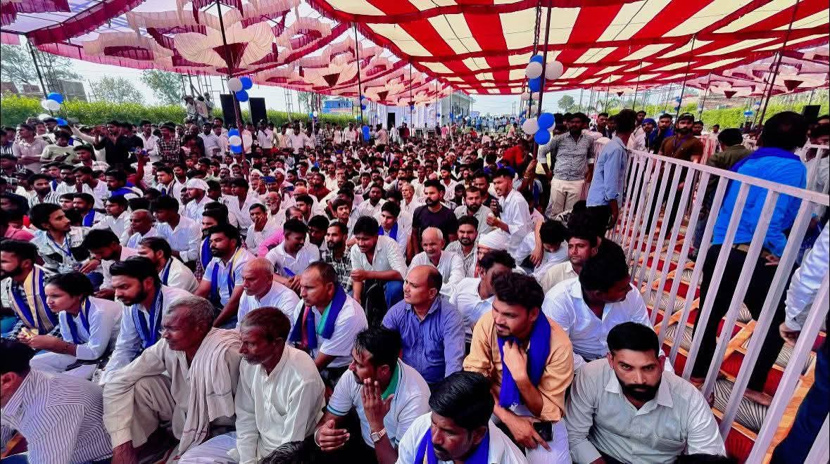 सहारनपुर के नानौता में परम् संत शिरोमणि गुरु रविदास महाराज जी के पावन सत्संग में सम्मिलित होकर संतों महापुरुषों का आशीर्वाद प्राप्त करने का सौभाग्य मिला।बहुजन महापुरुषों कि विचारधारा को जन जन तक पहुंचाने का संकल्प किया 🙏✨