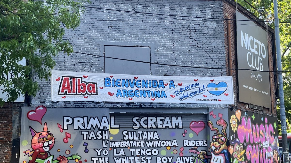 ARecheArgentina's tweet image. Llegó el dia del show y como no podía ser de otra forma, le damos la bienvenida bien a lo argento con un pasacalle en Niceto Club 🙂‍↕️🇦🇷 

#NSTHTourEnArgentina