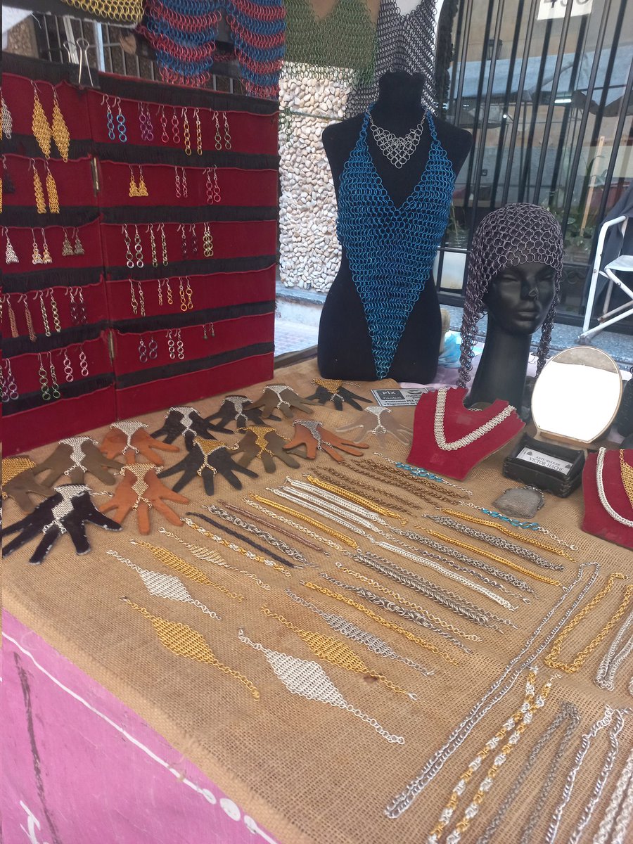 RVHartesano's tweet photo. HOY SAN TELMO DEFENSA 453
Atreverse a la cota de malla, ese es el desafΓo
#chainmaille #chainmaillejewelry #chainmail #cotademalla #cota #cotademallamedieval #chainmailtop #bodychains #bodychain https://t.co/20DMXCAS3Q