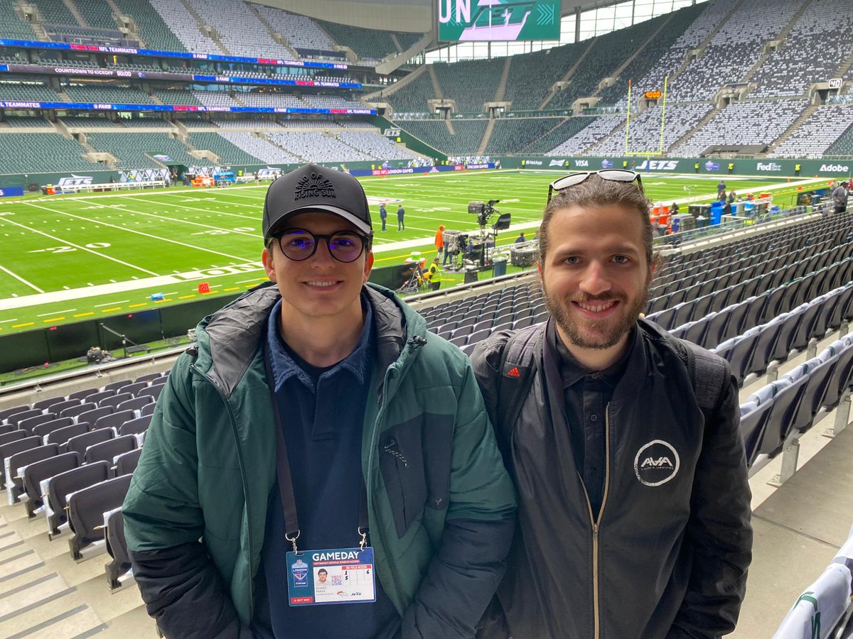 Antes de que comience una nueva jornada de Domingo de la NFL, escuchad nuestro cuaderno de viaje de la pasada semana en Londres, con <a href="/yankeealvaro/">Álvaro Fraile</a> y yo para <a href="/ElCapologist/">El Capologist Podcast</a>.

Ep. 1 (nuestro fav) open.spotify.com/episode/36jzgY…

Ep. 2 open.spotify.com/episode/2zZvVP…

Ep. 3 open.spotify.com/episode/2ds9Ud…