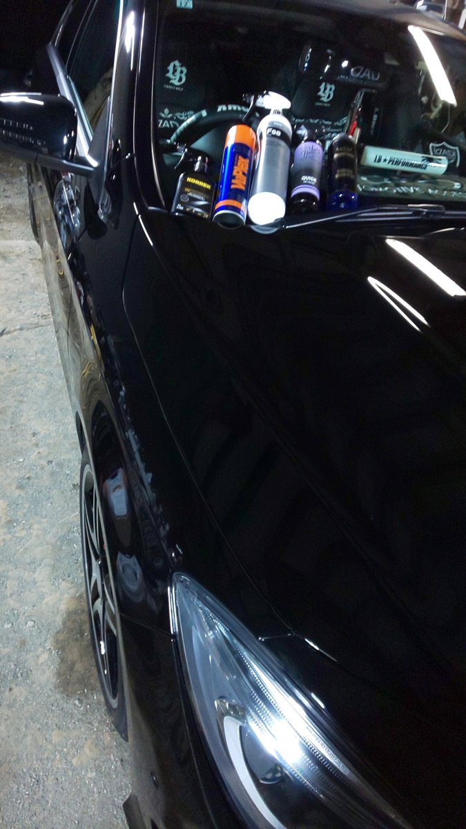 NOBU415105's tweet photo. #お部屋ガレージ
 #洗車
 #洗浄
 #シャンプー
 #カーシャンプー
 #セラミックシャンプー
 #QD
 #QUICKDETAILER
 #SiO2
 #セラミック
 #ヴューブレイク
 #KORREK
 #Angelwax
 #AutoFinesse
 #Kochchemie

洗車終わりました😰
バケツレス、ミットレス
結局コーティングしてしまう😎✨ https://t.co/zT1rEC4Myn