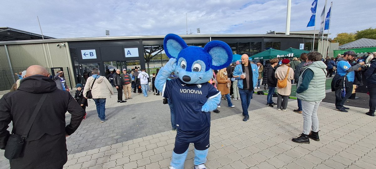 Grüße aus der Lorheide!😀💪 #meinVfL #Frauen