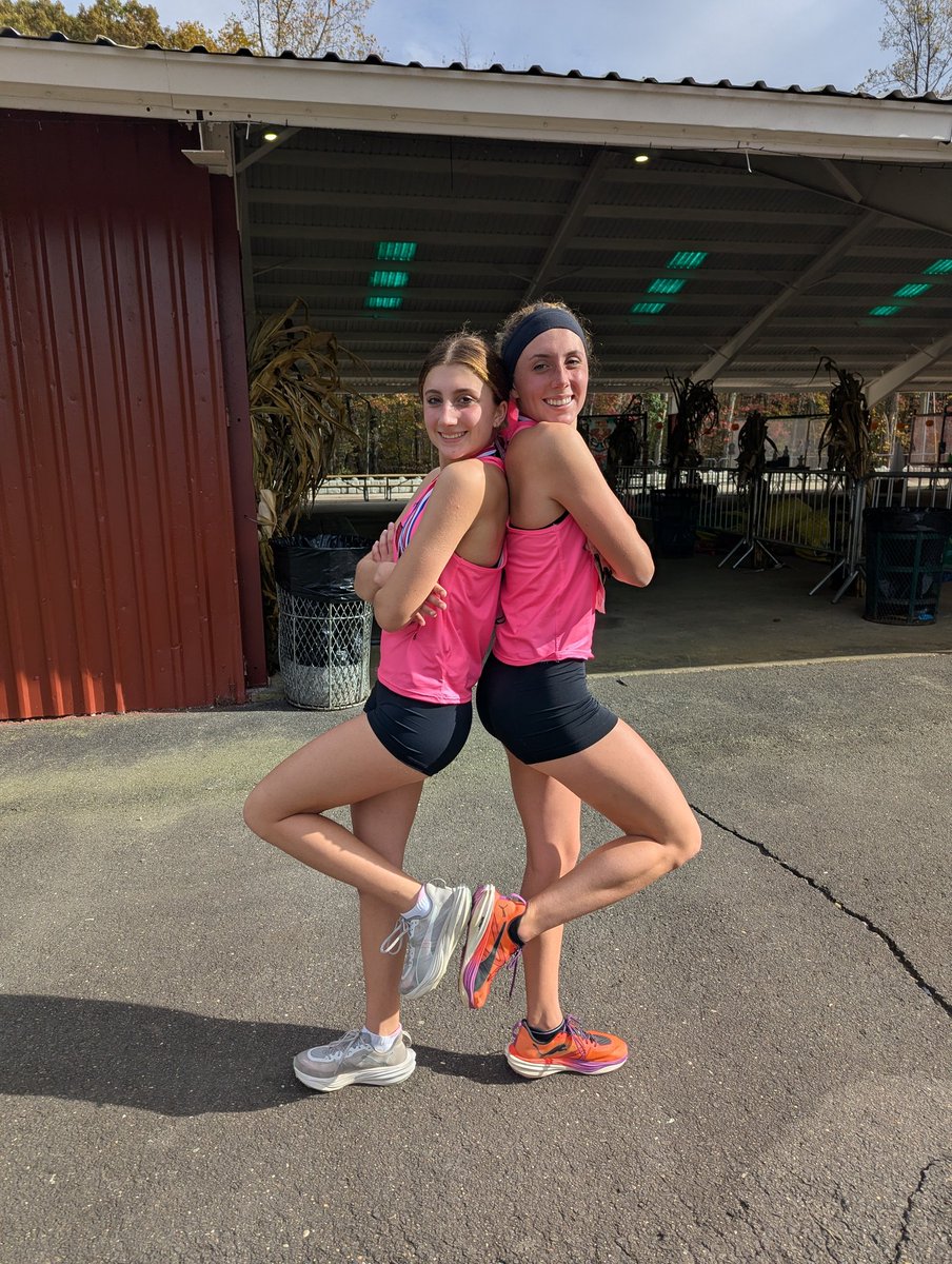 WWCardsRun's tweet image. What is WHS XC secret to success? Could be two sets of sisters! The Colella's and the Mahoney's make up more than half of the girls program. This team is literally family ❤️🖤