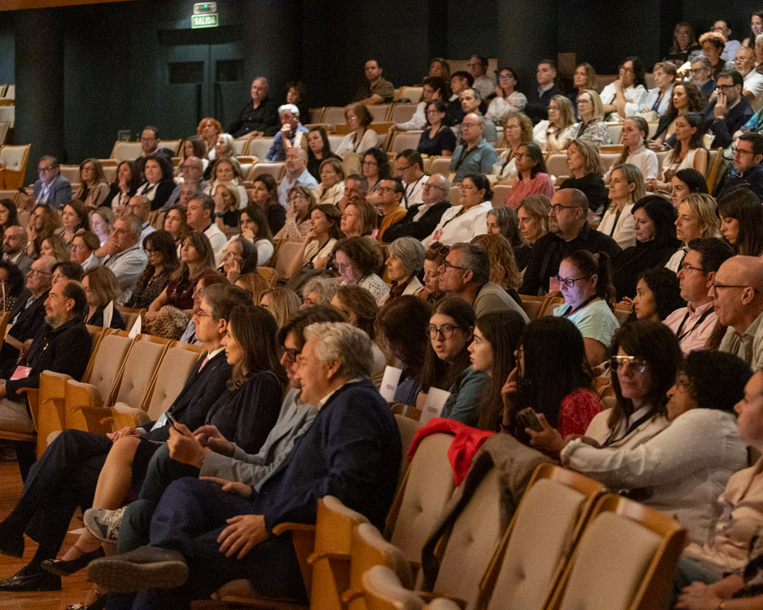 🤖 Javier Caravaca nos ha ayudado a “aterrizar” la inteligencia artificial en el día a día del comercio 🛍️

En su ponencia “La Inteligencia Artificial y tú: un futuro lleno de alegrías”, mostró cómo la IA puede facilitar tareas como la gestión de facturas o la atención al