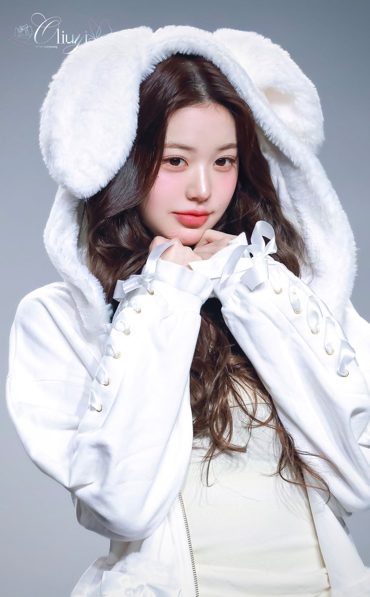 251019🖤🤍🐈‍⬛

#JANGWONYOUNG #장원영 #ウォニョン #IVE #아이브