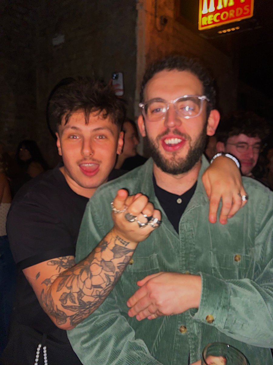 𝖕𝖔𝖑𝖑𝖎𝖙𝖙. tweet media