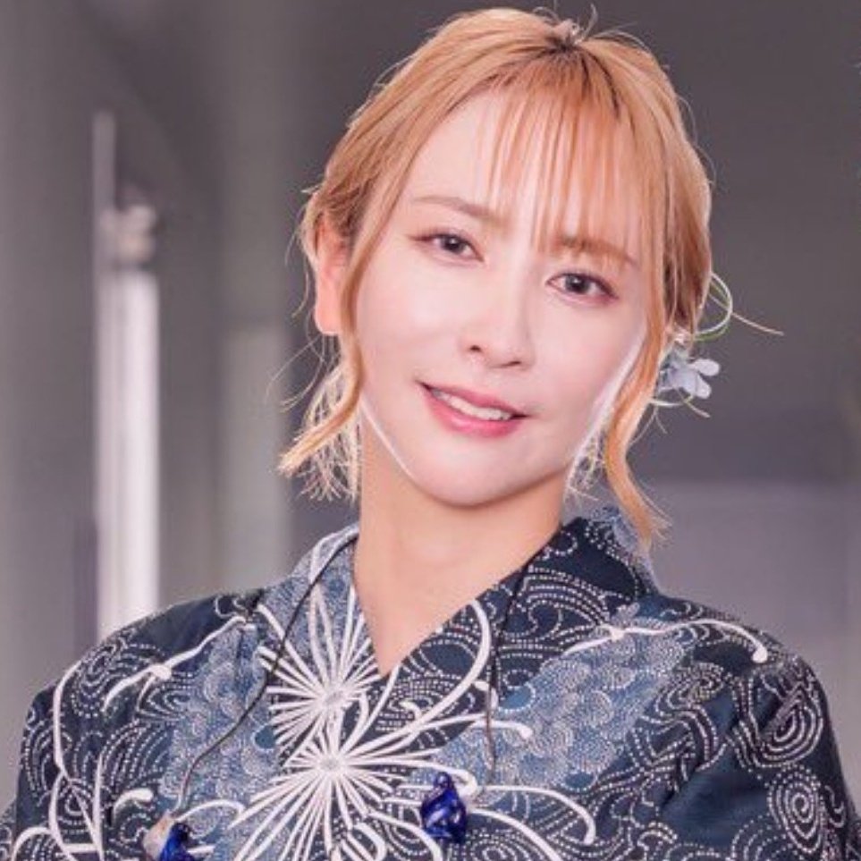 藍井エイル  Eir Aoi
新 𝕏  <a href="/eir_ruru2/">藍井エイル(Eir Aoi)</a> 
─
HP：aoieir.jp
FC：eirguild.net
─
エイルの日：８.１６
歌手デビュー記念日：１０.１９
誕生日：１１.３０
─
YouTube 公式チャンネル⬇
新：youtube.com/@eir_ajito?si=…
─
新曲 { Wonderer Wanderer }⬇
youtu.be/Dl8xHGpBtMA?si…