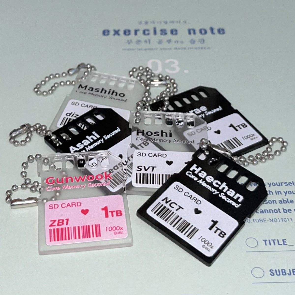 xtraordinarydiz's tweet photo. rt &amp; likes are much appreciated >ᴗ<

💾Memory Card Keychain batch 6 by xtraordinarydiz •ᴗ•

❤︎ 4x3 cm
❤︎ Customize! -custom ur name, bias or group✨

🗓️ 19 - 27 Oct 2025
💸 IDR 18.000 | DP 8.000

Detail and Order:
https://t.co/DmFJT3cbWt

📍bandung
🌐WW GO DM🫶 https://t.co/t94KyTHoCK