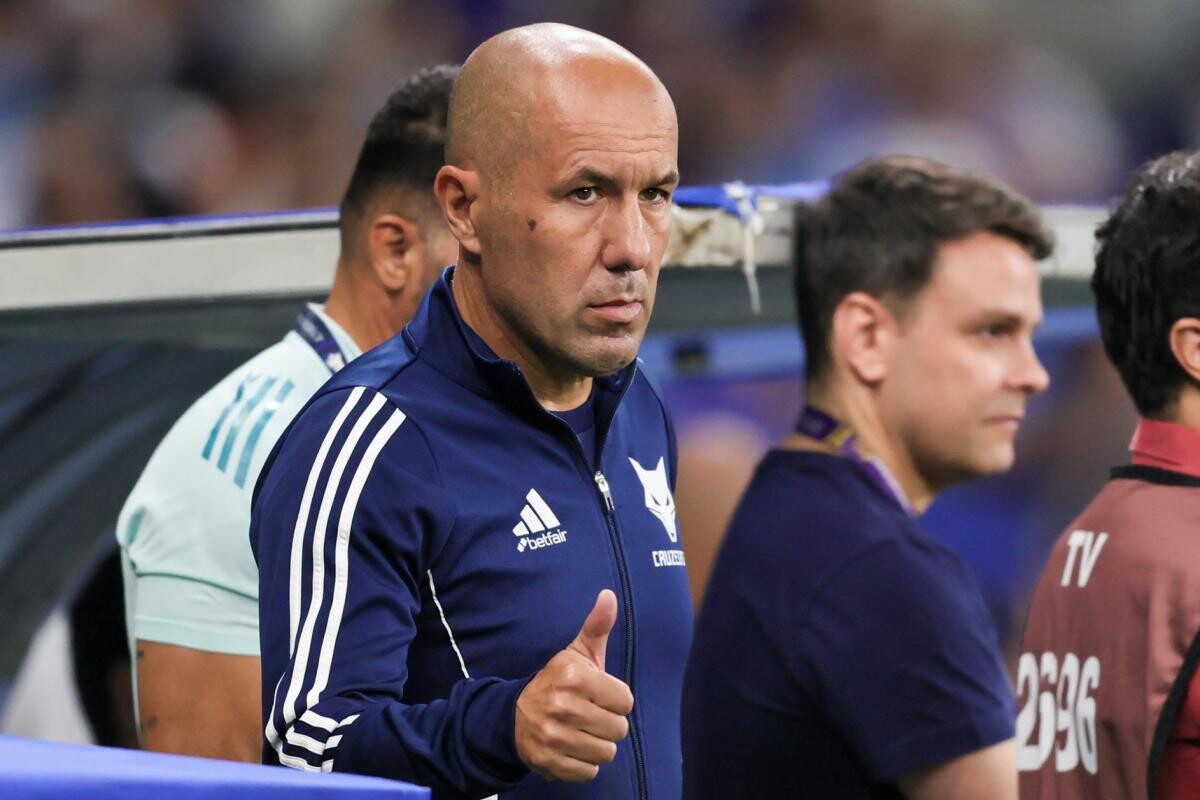 Aux commandes de Cruzeiro depuis février, Leonardo Jardim, l'ex-entraîneur de Monaco, a trouvé ses marques et redonné de l'allant et de l'ambition à un club qui vise un titre en fin d'année.

➡️ l.lequipe.fr/2AG