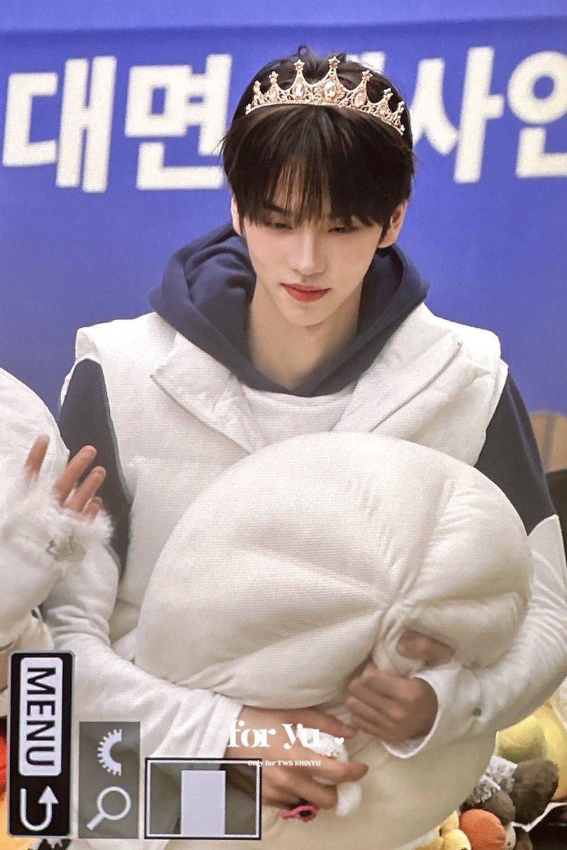 뽀유..♡ഒ (@f0ryu1107) on Twitter photo 251019 코엑스 공팬
만두왕자님 🥟👑
#신유 #SHINYU #シニュ #투어스 #TWS 251019 코엑스 공팬
만두왕자님 🥟👑
#신유 #SHINYU #シニュ #투어스 #TWS