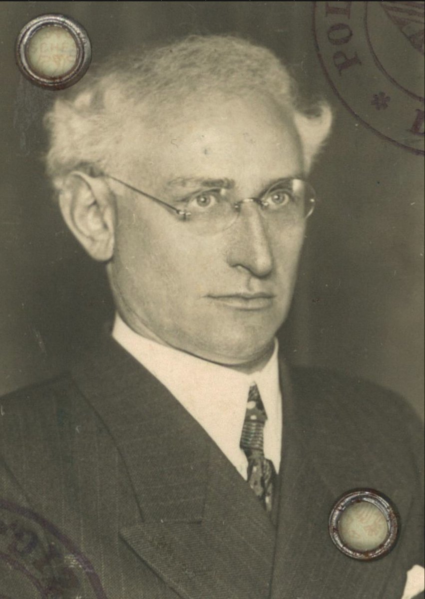 AuschwitzMuseum's tweet photo. 19 October 1944 | Dr. Mojzis Woskin-Nahartabi, a professor of Semitic languages, was deported to #Auschwitz from #Theresienstadt ghetto. He was murdered in a gas chamber after the arrival selection.

In Theresienstadt, he taught Arabic & Hebrew. See a Yad Vashem article about this story: https://t.co/FYWSWqIA8n