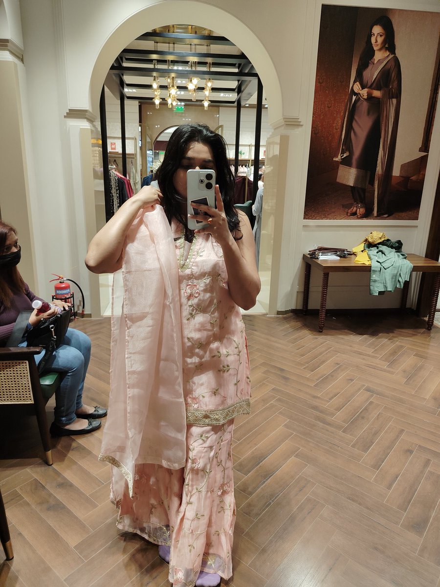 shruti rajput🐉 (@_vibe_sage) on Twitter photo Guess the price of this dress🤔 Guess the price of this dress🤔