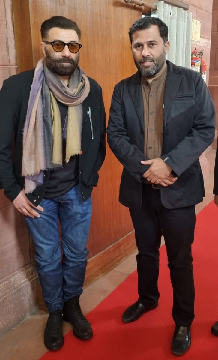 तारीख पे तारीख, तारीख पे तारीख...
लेकिन आज की तारीख आपकी है! 
दमदार पंच से लेकर पावर-पैक परफॉर्मेंस तक .. जन्मदिन की ढेरों शुभकामनाएँ हमारे एनर्जेटिक और जोशिले सनी देओल जी को! 🔥💪
#HappyBirthdaySunnyDeol