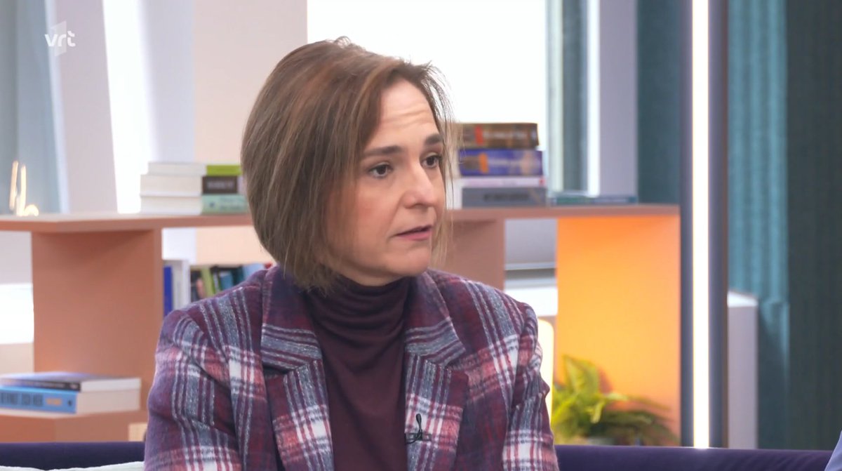 "Terwijl het Vlaams Belang de hand uitstak naar de N-VA, was het Bart De Wever die in april, nog voor de verkiezingen, de deur dichtsmeet, op vraag van de Franstalige partijen. Daarna volgde de Nieuw-Vooruit Alliantie, op alle niveaus in dit land." <a href="/Barbara_Pas/">Barbara Pas</a> #7dag