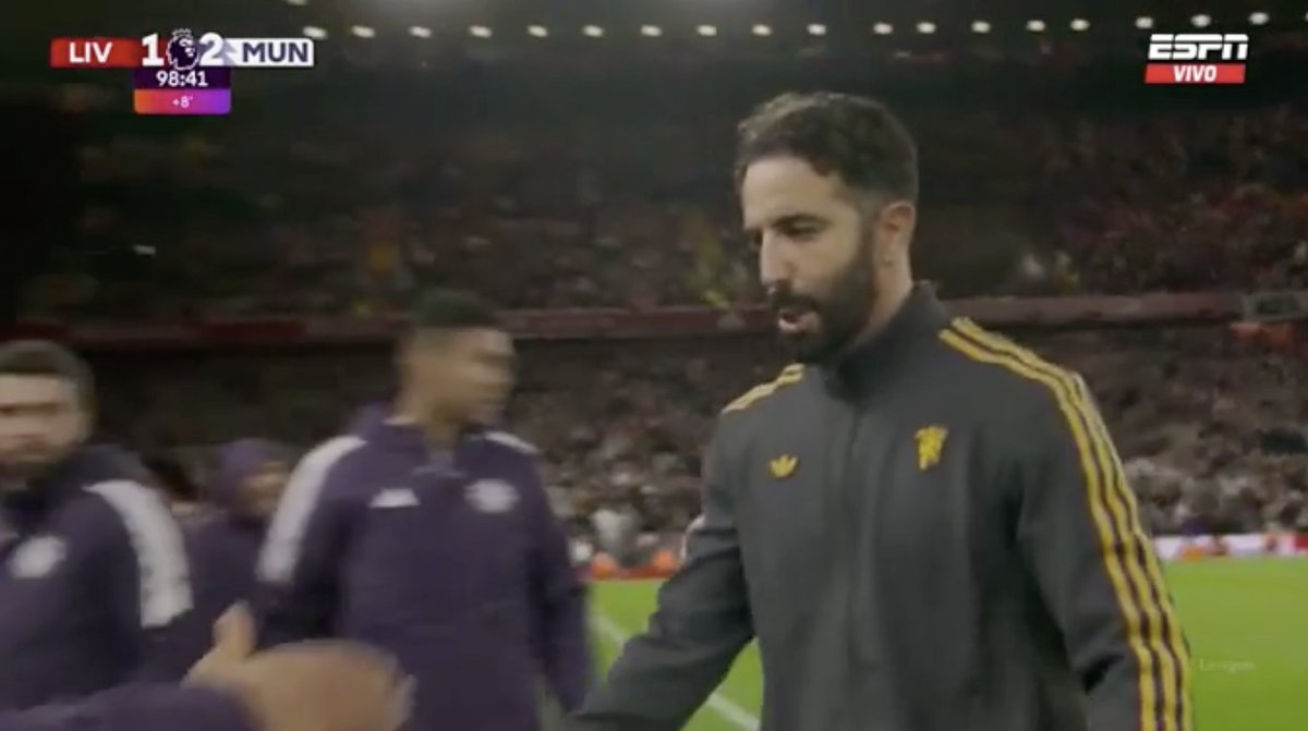 FINAL: Liverpool 1-2 Manchester United. 

¡¡¡LOS GANAMOS EN ANFIELD CON HARRY MAGUIRE!!!

¡¡¡LOGRAMOS LA ÉPICA CARAJO!!! ❤️‍🔥 #ForeverUnited