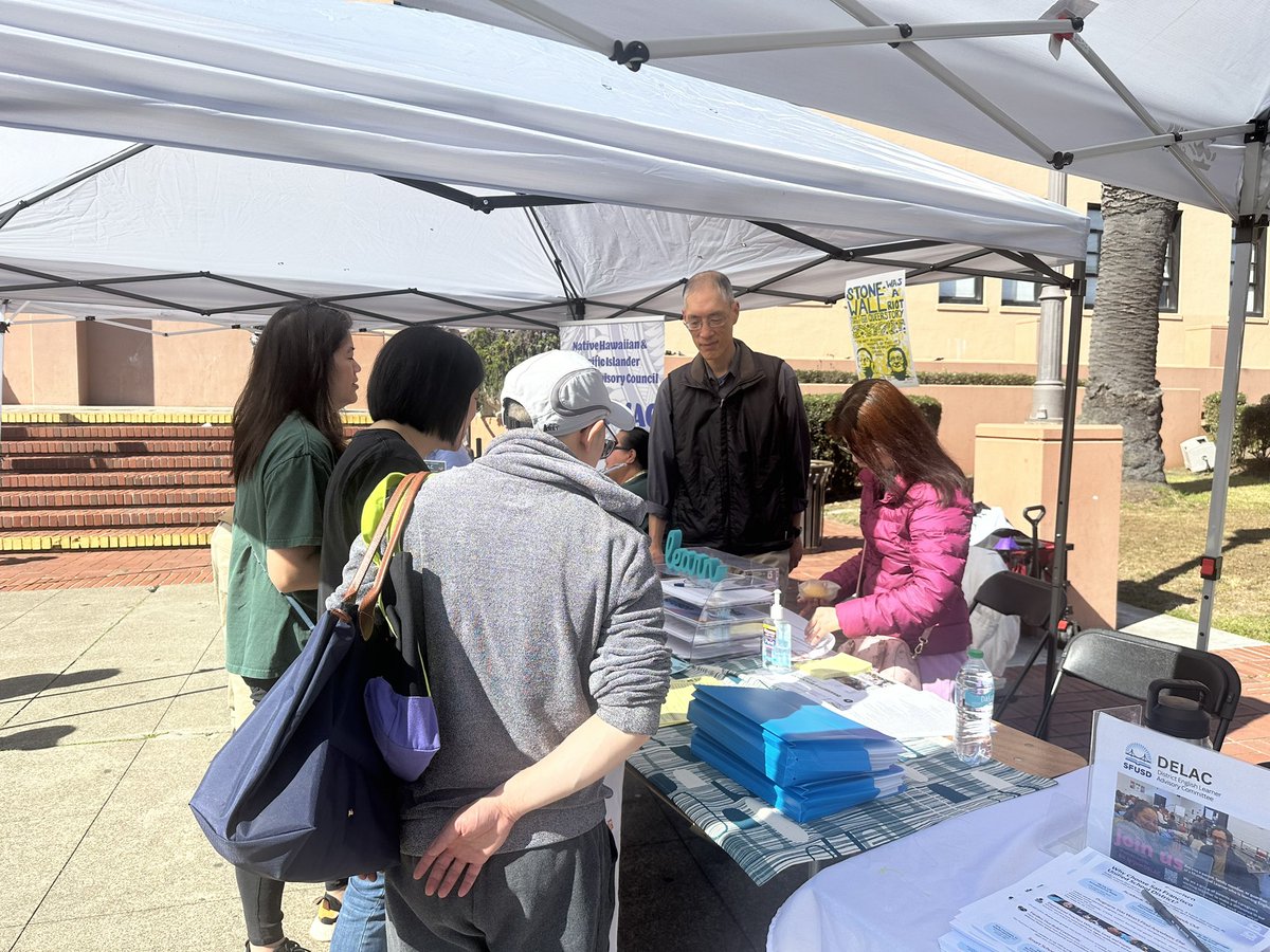 Huge turnout at <a href="/SFUnified/">SF public schools</a> Enrollment Fair. Great to see Asian PAC provided lots of resources to families in navigating the enrollment process. Retaining students by supporting families is a win!