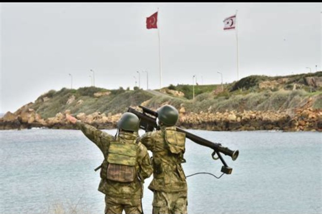 Kıbrıs'ta konuşlu 60 bin Türk Askeri ilhaka hazırdır!!!
Sandığa bile gitmeyen güruh yok hükmündedir!!!

Ersin Tatar Kıbrıs #kıbrıs #Cyprus Erhürman