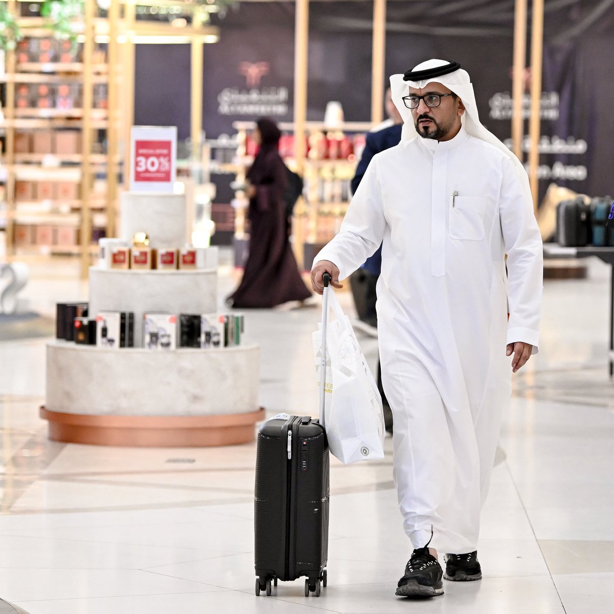 AlShababSaudiFC's tweet photo. ✈️ | نغادر إلى الدوحة استعدادًا لثاني جولات #دوري_أبطال_الخليج_للأندية 🦁🤍

#يلا_شباب | #التضامن_الشباب https://t.co/4NuAcfbU5D