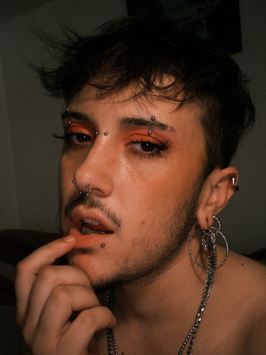 moicsoren's tweet photo. my power that day , i mean... #LGBTQIAAutumnAesthetic https://t.co/byH7OyrPSi