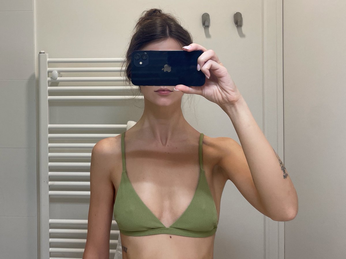 ivynashed's tweet image. hi this is my iphone. there are many like it, but this one is mine