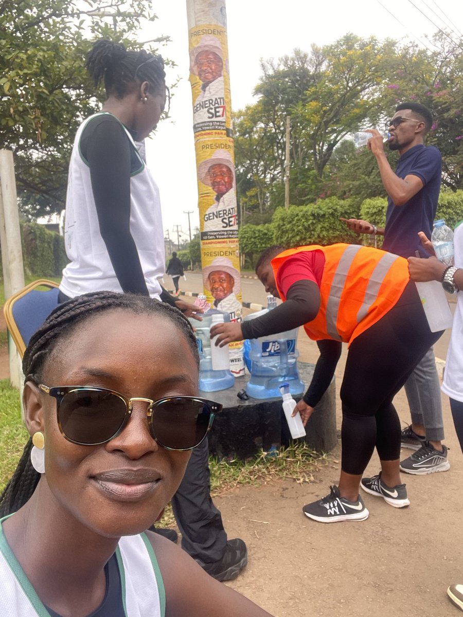 OlivielOfficial's tweet photo. This 11.5km run was no joke 🙌🏻🤣
Thank you @jibuuganda for soothing our throats 🤣
Thank you @acus_uganda for the “REUSABLE BOTTLES”
A mega thank you to @RubyhospitalUg for carrying me inside that state of the art ambulance 🚑 to the finish line 🤣🙌🏻
#Run4birds https://t.co/JqTuqXhMmh