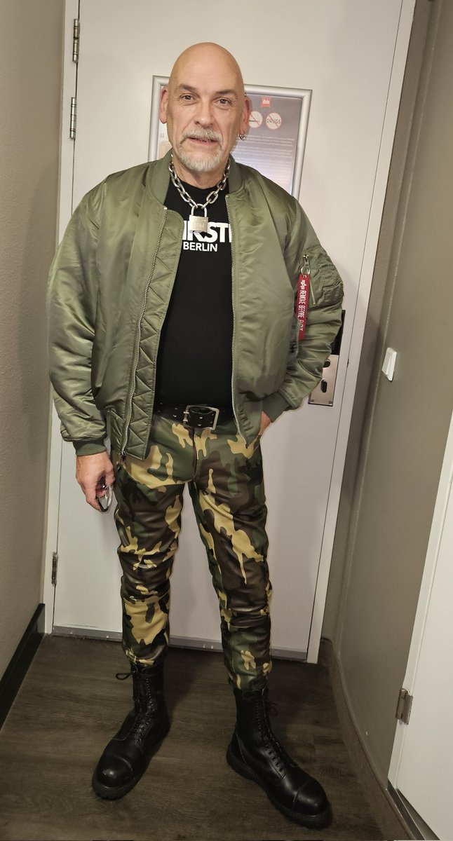 New leather camo jeans form <a href="/MrRiegillio/">MR. Riegillio</a> had a great time with good friends #leather