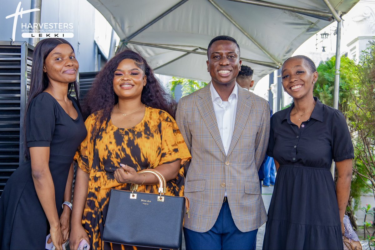 Love and connections
Wishing you a productive week.

Who do you want to connect with ?

Comment section opened. Be nice! 😊