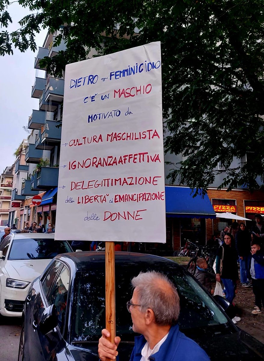 FIACCOLATA PER PAMELA
 
Grande partecipazione, soprattutto di abitanti del quartiere, alla fiaccolata per Pamela Genini ennesima vittima di femminicidio martedì sera a Milano in via Iglesias

#PamelaGenini 
#NonUnaDiMeno