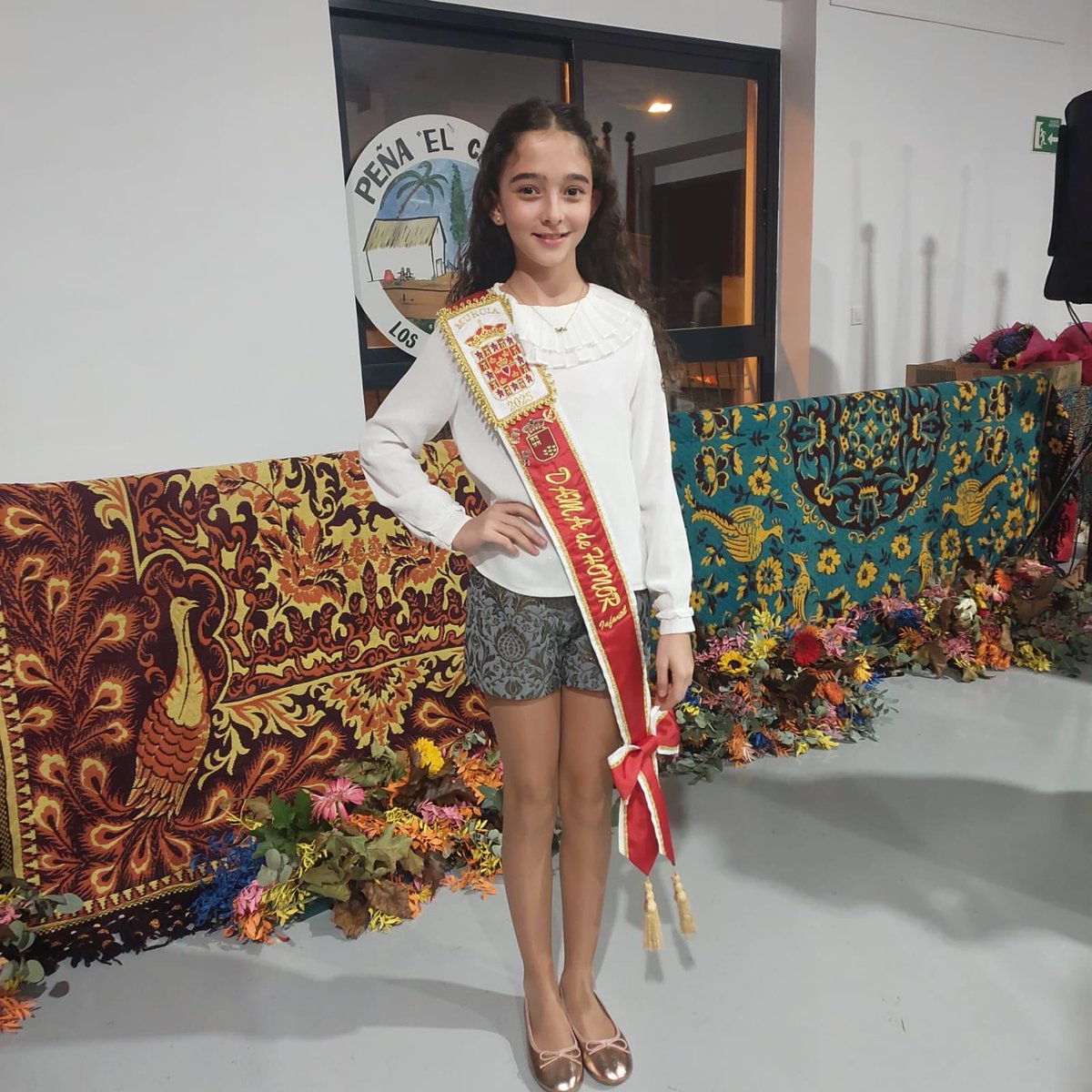 eltablacho's tweet image. Nuestra reina infantil, Sofía, asistió como Dama de Honor al cambio de bandas de las madrinas de la peña huertana El Caliche. ¡Enhorabuena a Julieta y Alba, lo habéis hecho fenomenal!