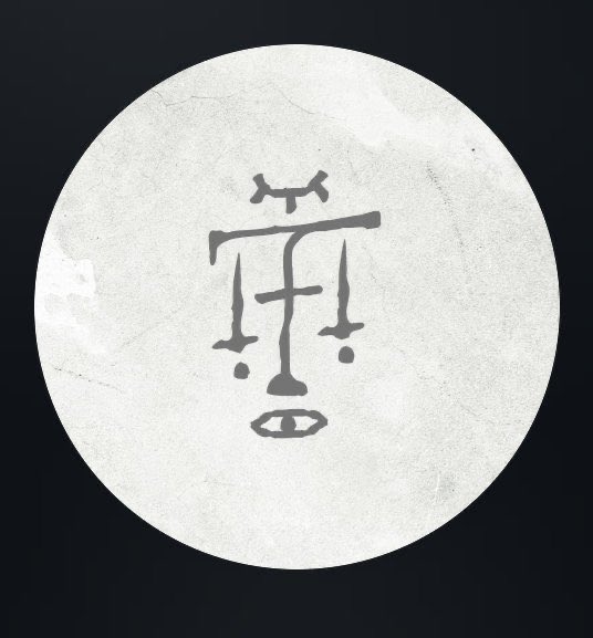 nanonbrazil's tweet image. Ao que tudo indica, o símbolo nas novas fotos de perfil do Nanon, é um sigilo, comumente usado por praticantes de magia para representar o desejo em algo.
Pode ser representado com desenhos (como no caso do Nanon), ou palavras. É como um código mágico para canalizar um objetivo…